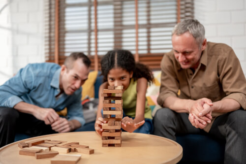 Que el amor de quien parte siga iluminando tu vida. Mis condolencias más sinceras. El recuerdo permanece, aunque la persona ya no esté. Te acompaño en tu duelo.